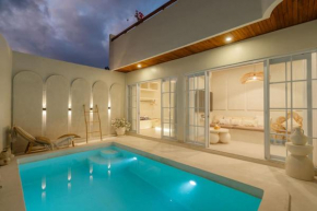 Casa del Sol Luxurious Uluwatu 2BR Villa -Pool & Balcony